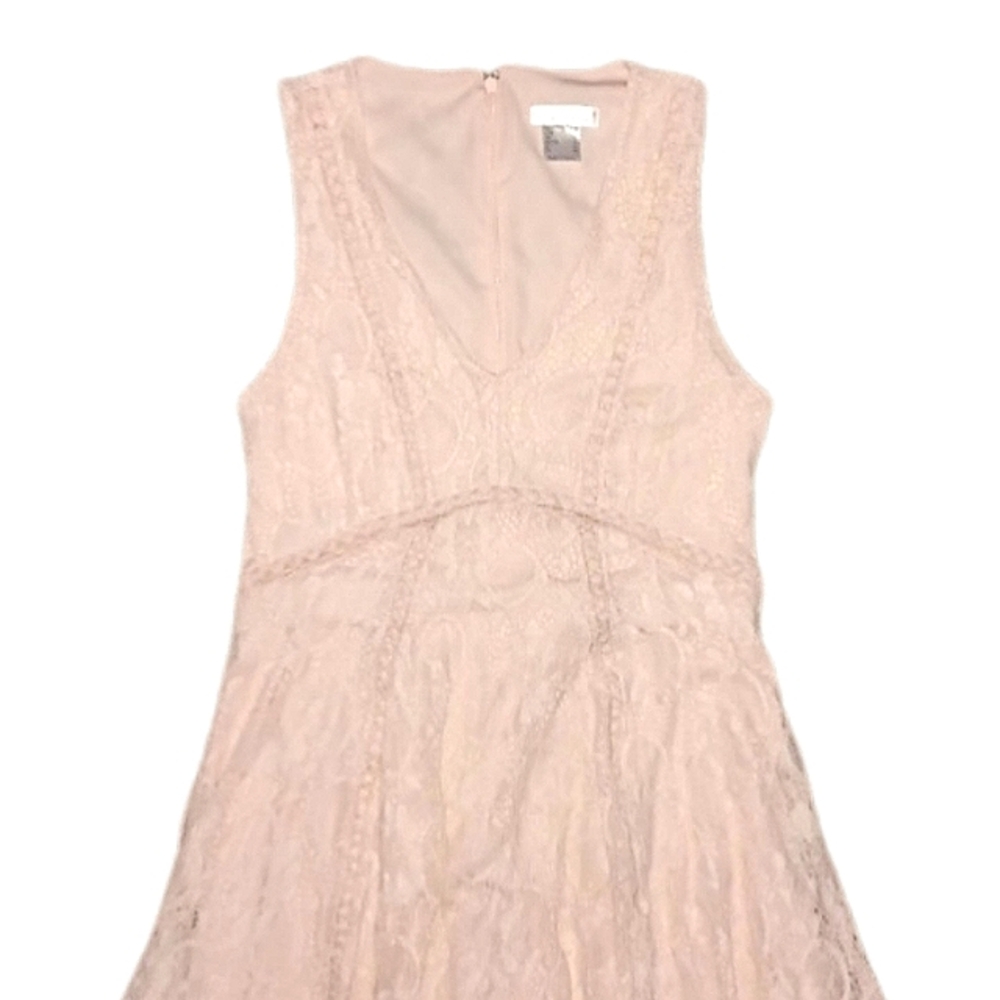 Venus | Pink Lace Evening Dress - Picture 5 of 5